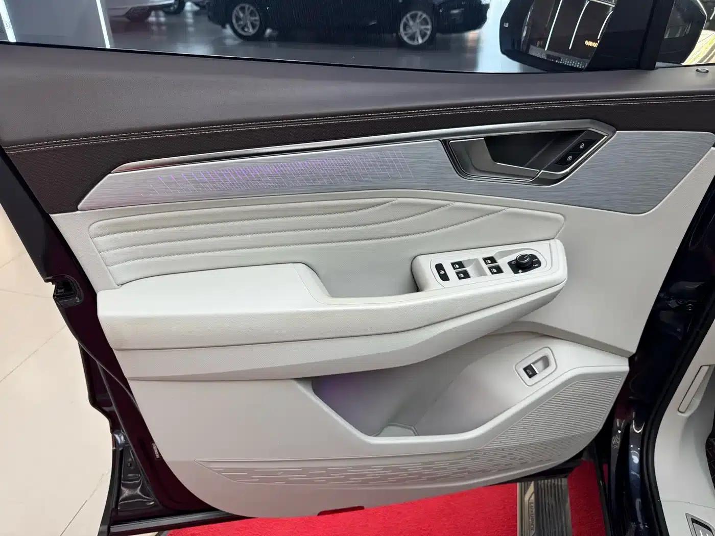 2021 Range Rover 380TSI AWD Flagship Edition — миниатюра 12