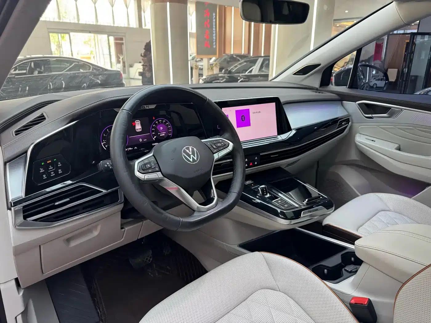 2021 Range Rover 380TSI AWD Flagship Edition — миниатюра 13