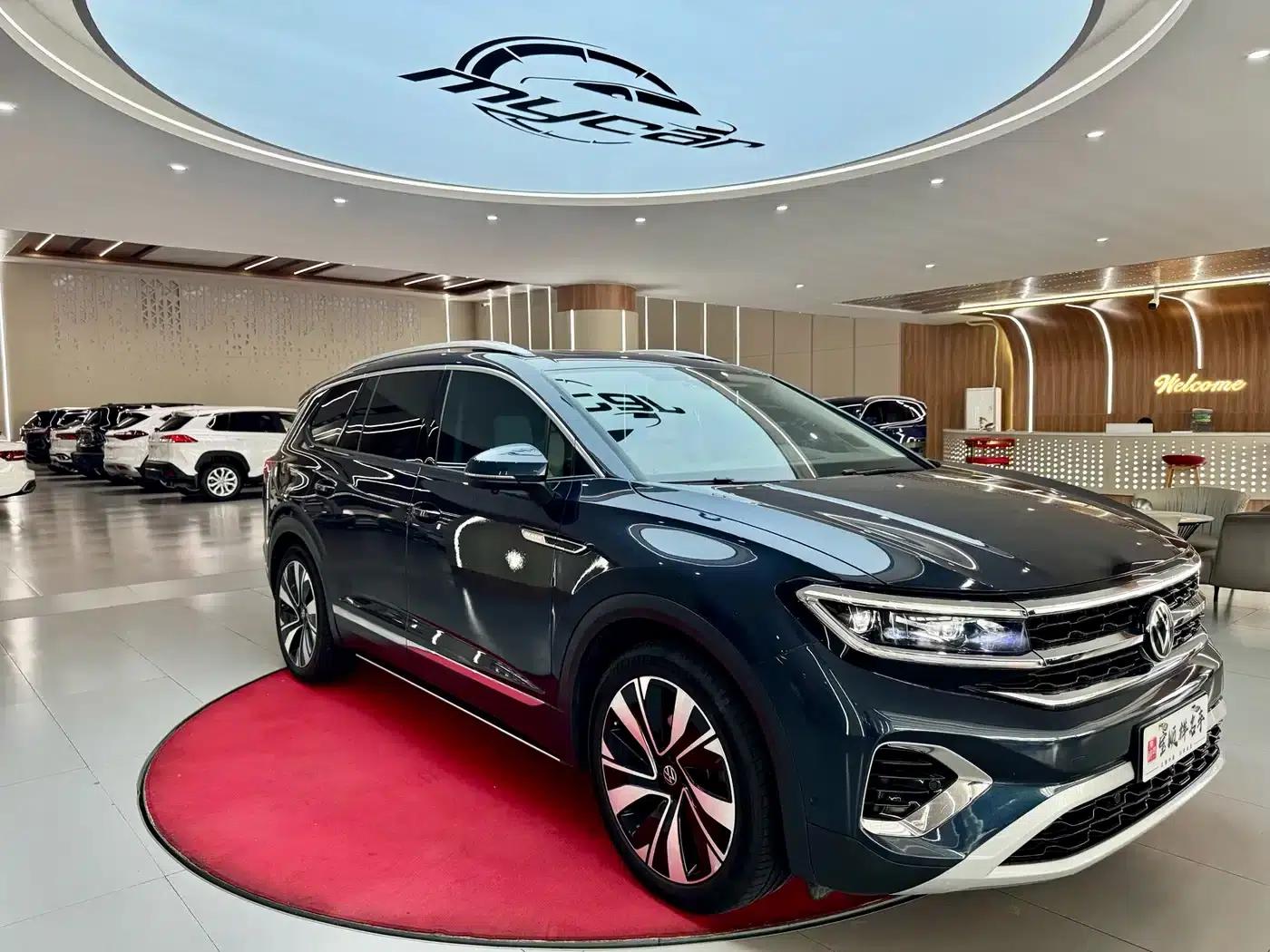 2021 Range Rover 380TSI AWD Flagship Edition — миниатюра 3