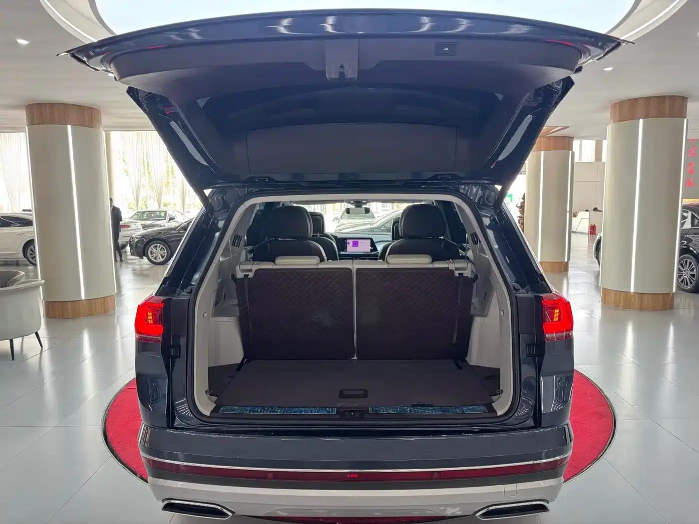 2021 Range Rover 380TSI AWD Flagship Edition — миниатюра 10