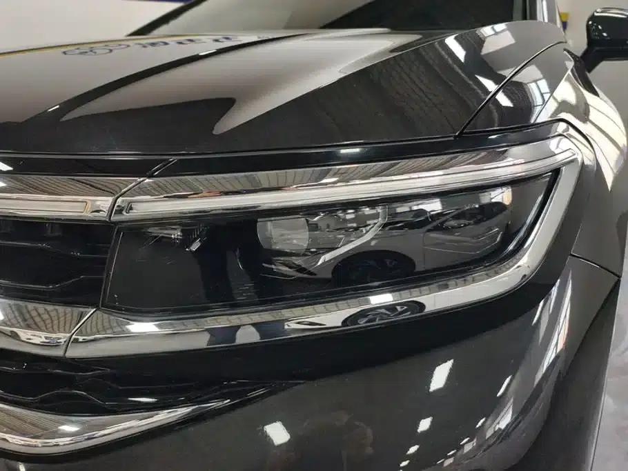 2021 Range Rover 380TSI AWD Luxury Pro — миниатюра 5