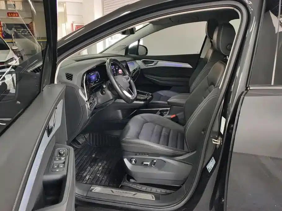 2021 Range Rover 380TSI AWD Luxury Pro — миниатюра 9