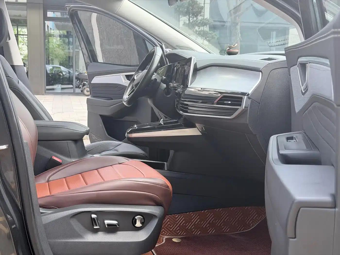 2021 Range Rover 380TSI AWD Luxury Pro — миниатюра 11