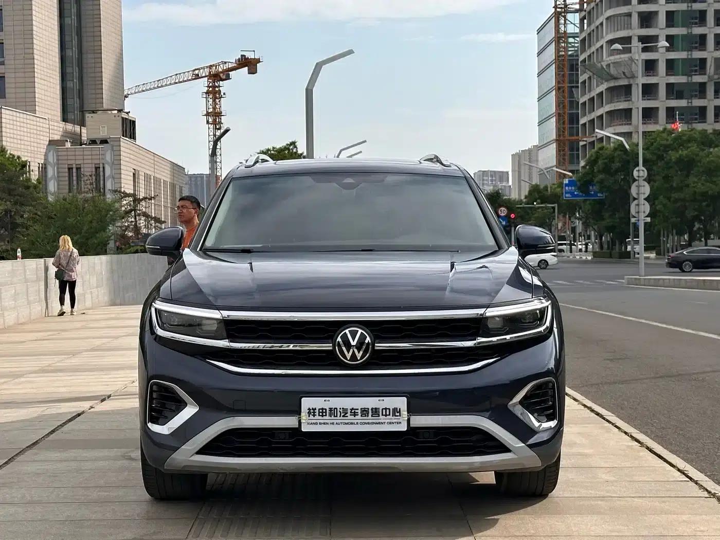2022 Range Rover 530TSI AWD Flagship Pro 6-seater — миниатюра 3