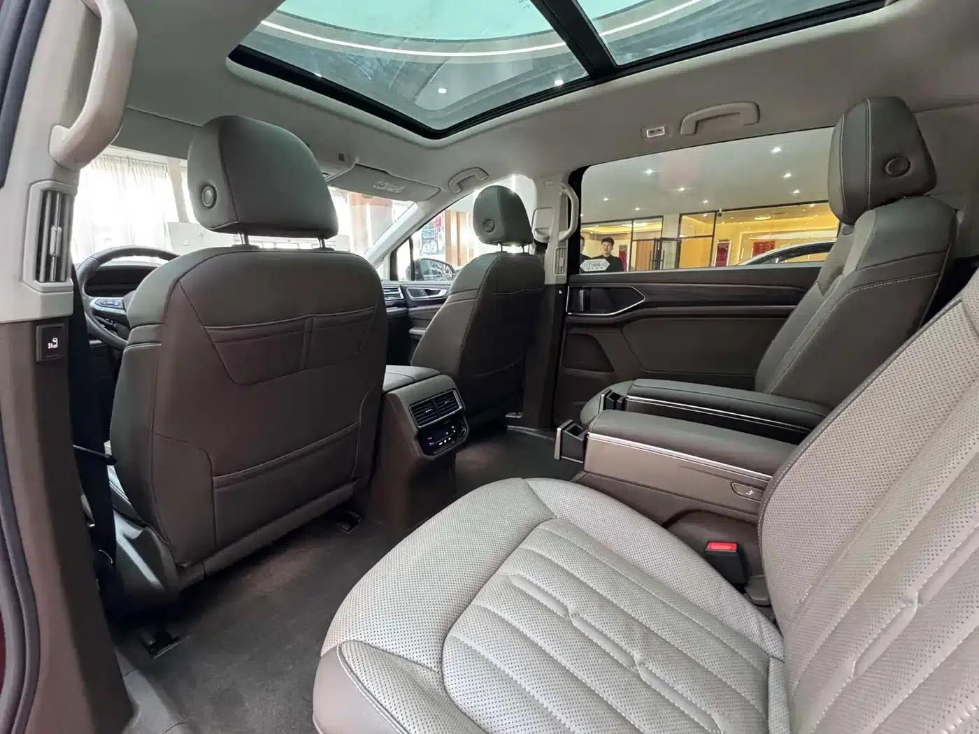Viloran 2023 330TSI Luxury Edition — миниатюра 25
