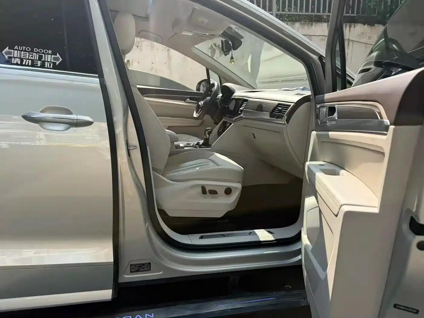 Viloran 2020 330TSI Luxury Edition — миниатюра 17