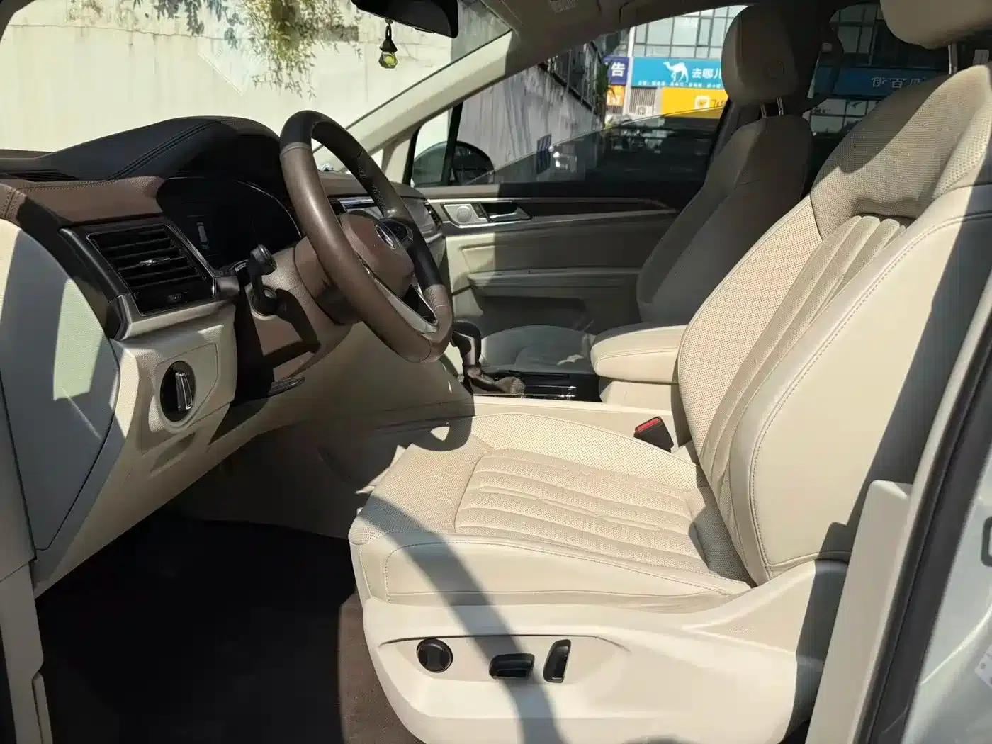 Viloran 2020 330TSI Luxury Edition — миниатюра 6