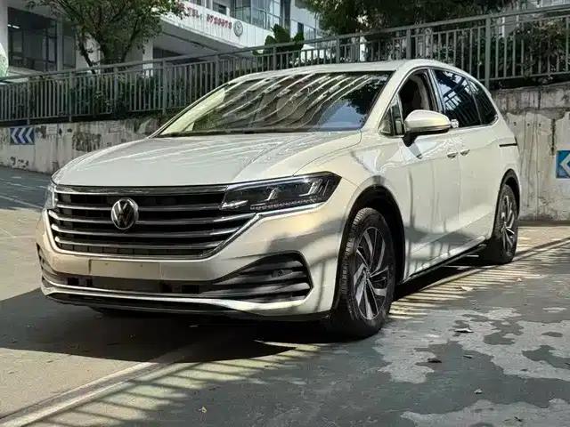 Viloran 2020 330TSI Luxury Edition