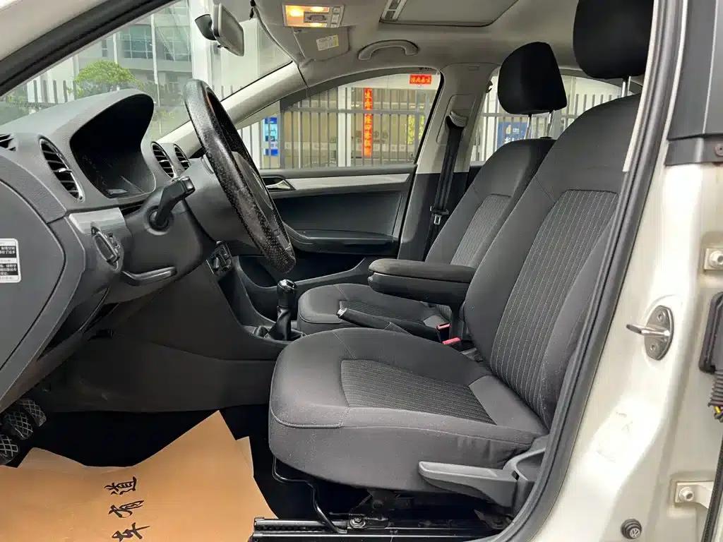 Jetta 2015 Value Edition 1.4L Manual Comfort Model — миниатюра 3