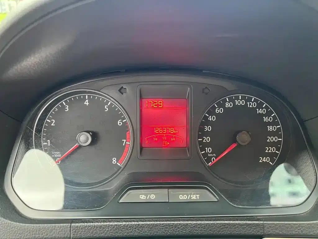 Jetta 2015 Value Edition 1.4L Manual Comfort Model — миниатюра 6