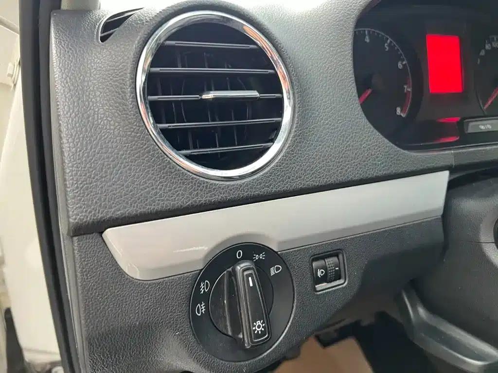Jetta 2015 Value Edition 1.4L Manual Comfort Model — миниатюра 7