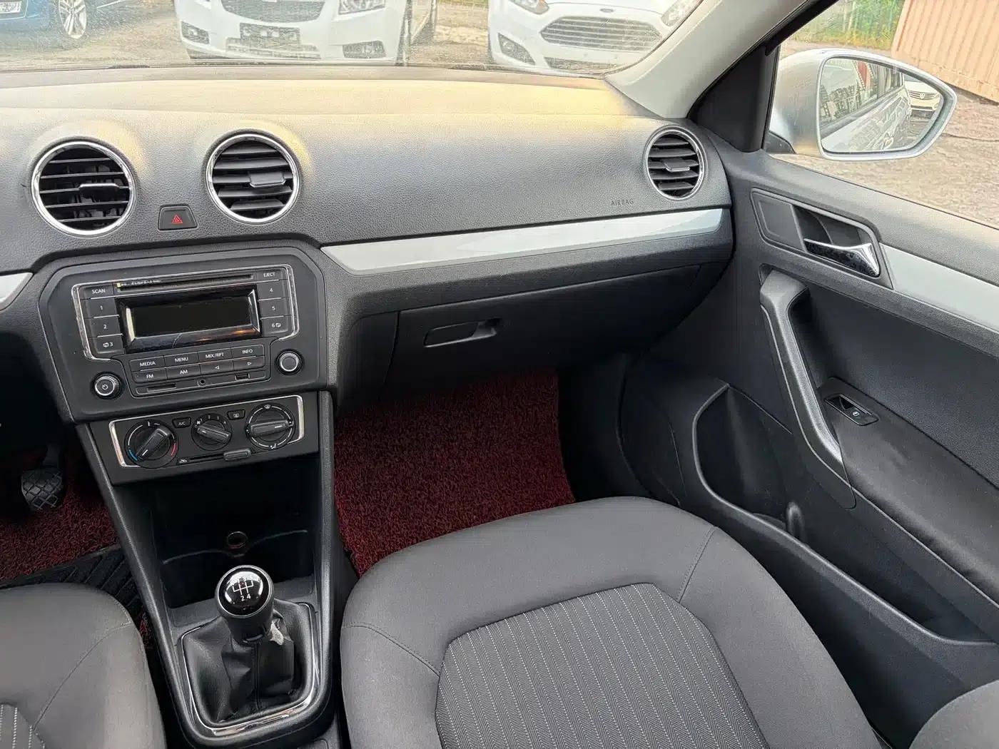 Jetta 2015 Value Edition 1.4L Manual Comfort Model — миниатюра 12