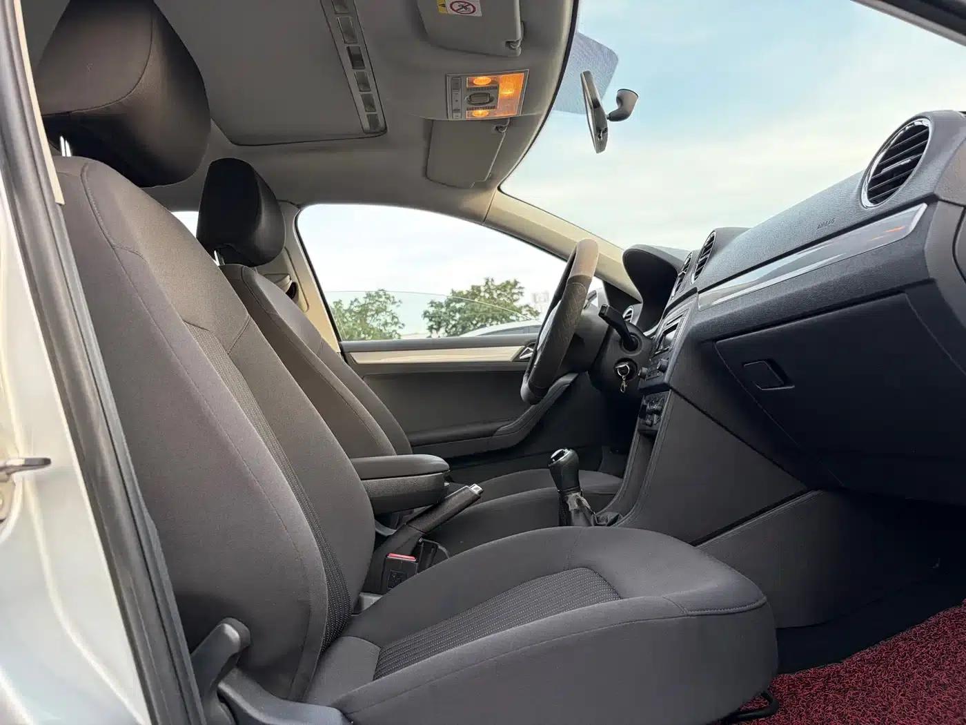 Jetta 2015 Value Edition 1.4L Manual Comfort Model — миниатюра 13