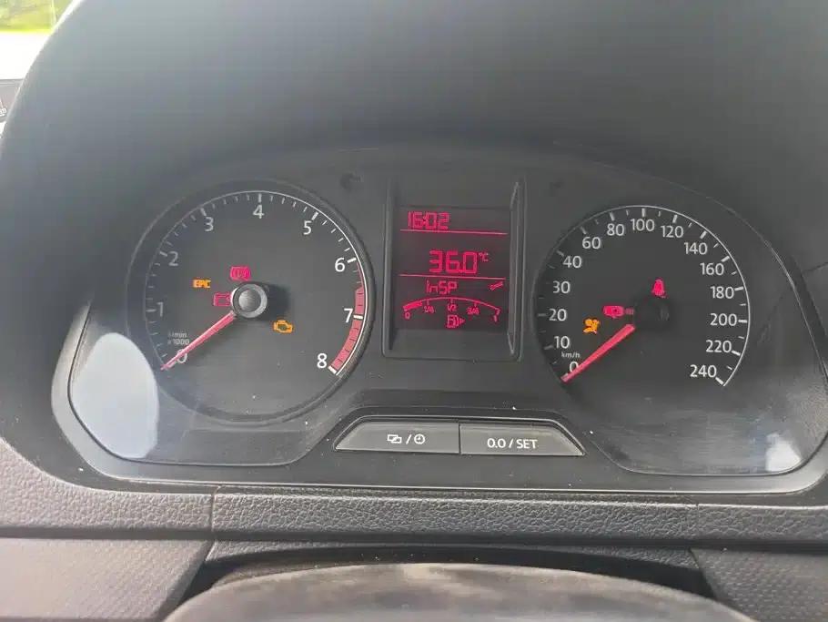 Jetta 2015 Value Edition 1.6L Manual Fashion Model — миниатюра 14
