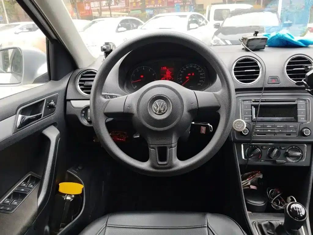 Jetta 2015 1.6L Manual Comfort Model — миниатюра 7