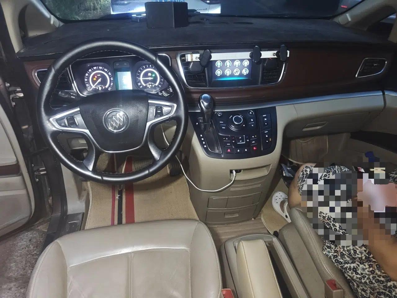 Buick GL8 2018 28T Luxury Model China VI Standard — миниатюра 9