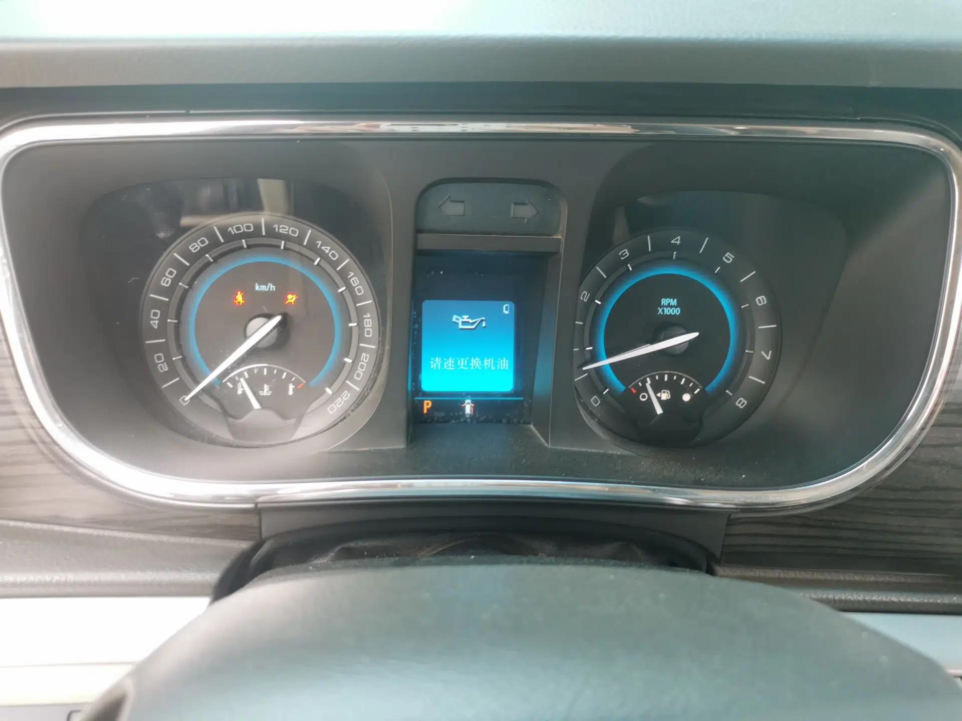 Buick GL8 2011 3.0L XT Luxury Business Flagship Edition — миниатюра 11