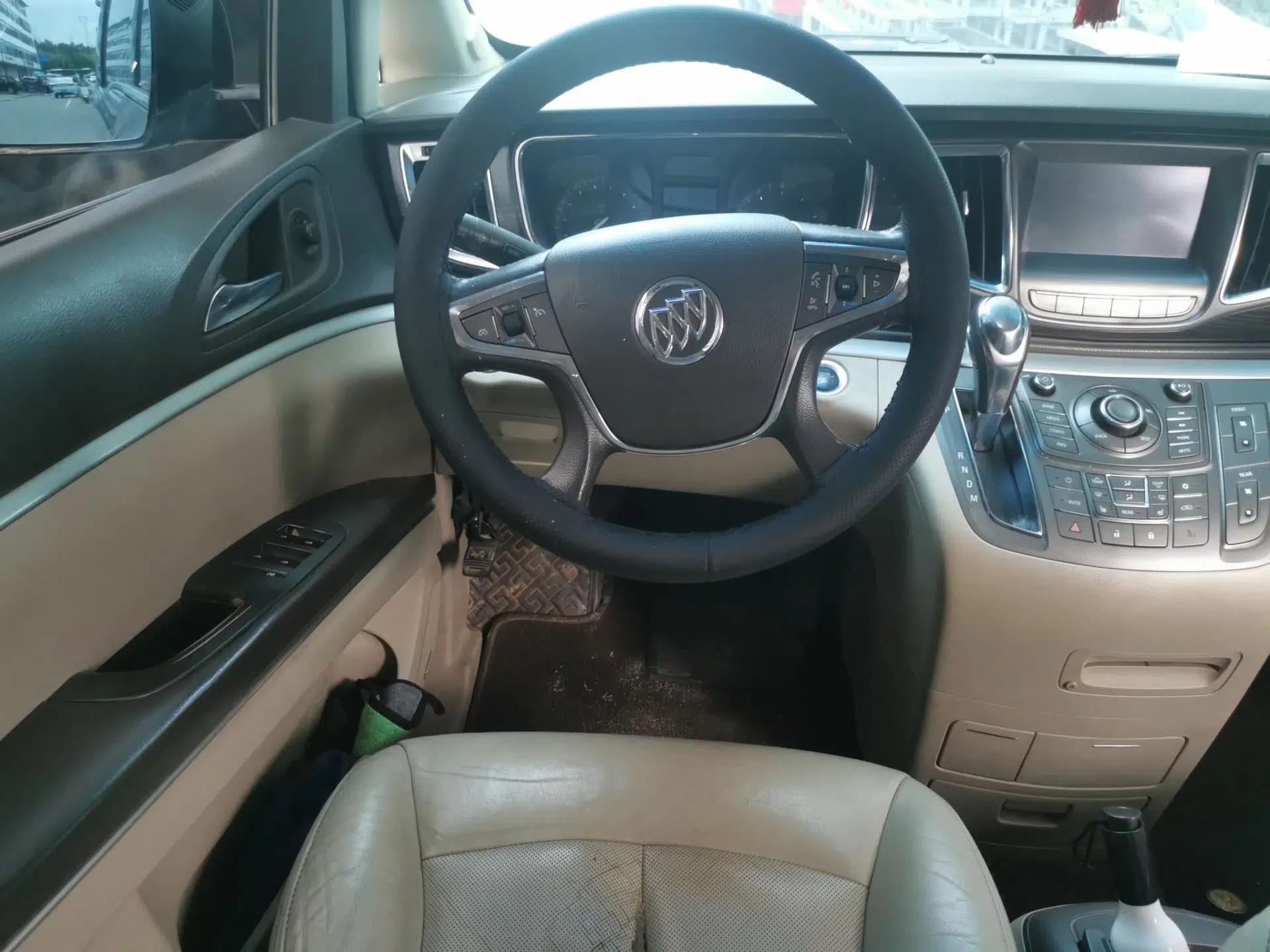 Buick GL8 2011 3.0L XT Luxury Business Flagship Edition — миниатюра 10