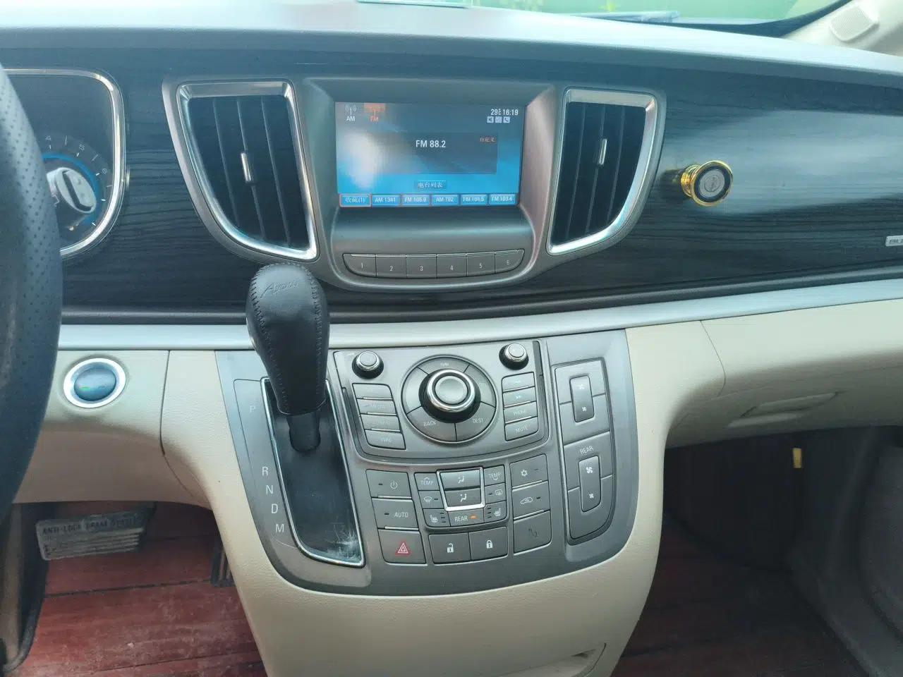Buick GL8 2011 3.0L GT Luxury Business Haoya Edition — миниатюра 13