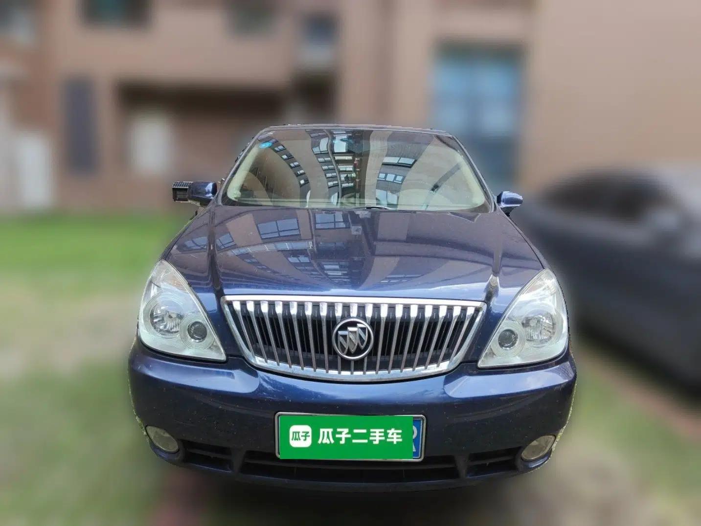 Buick GL8 2011 2.4L LT Executive Edition — миниатюра 2