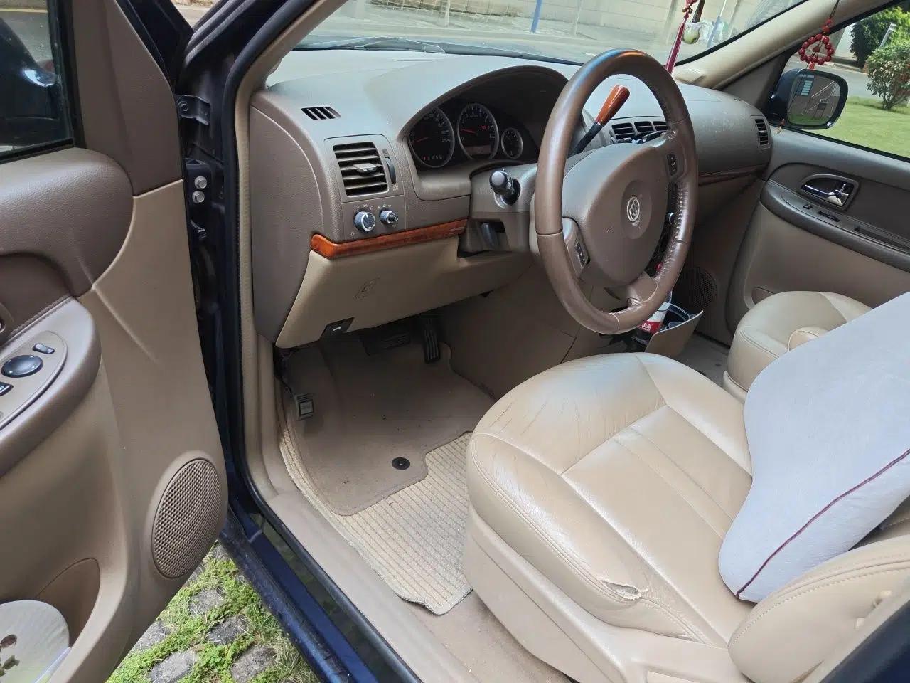 Buick GL8 2011 2.4L LT Executive Edition — миниатюра 16