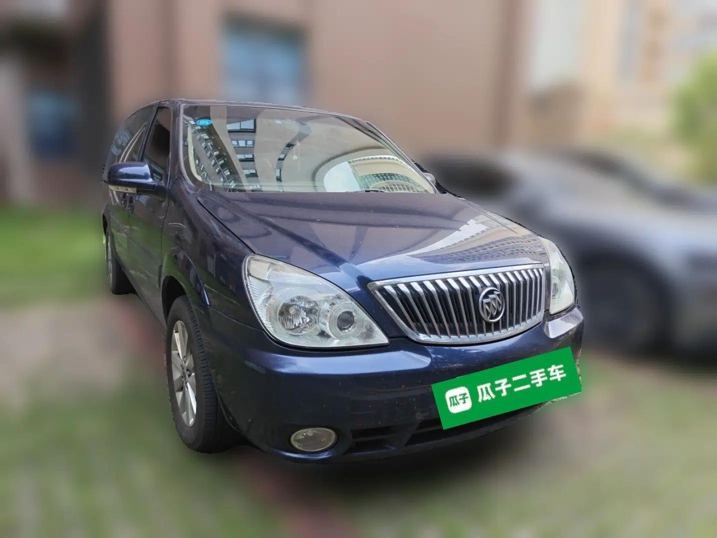 Buick GL8 2011 2.4L LT Executive Edition — миниатюра 3