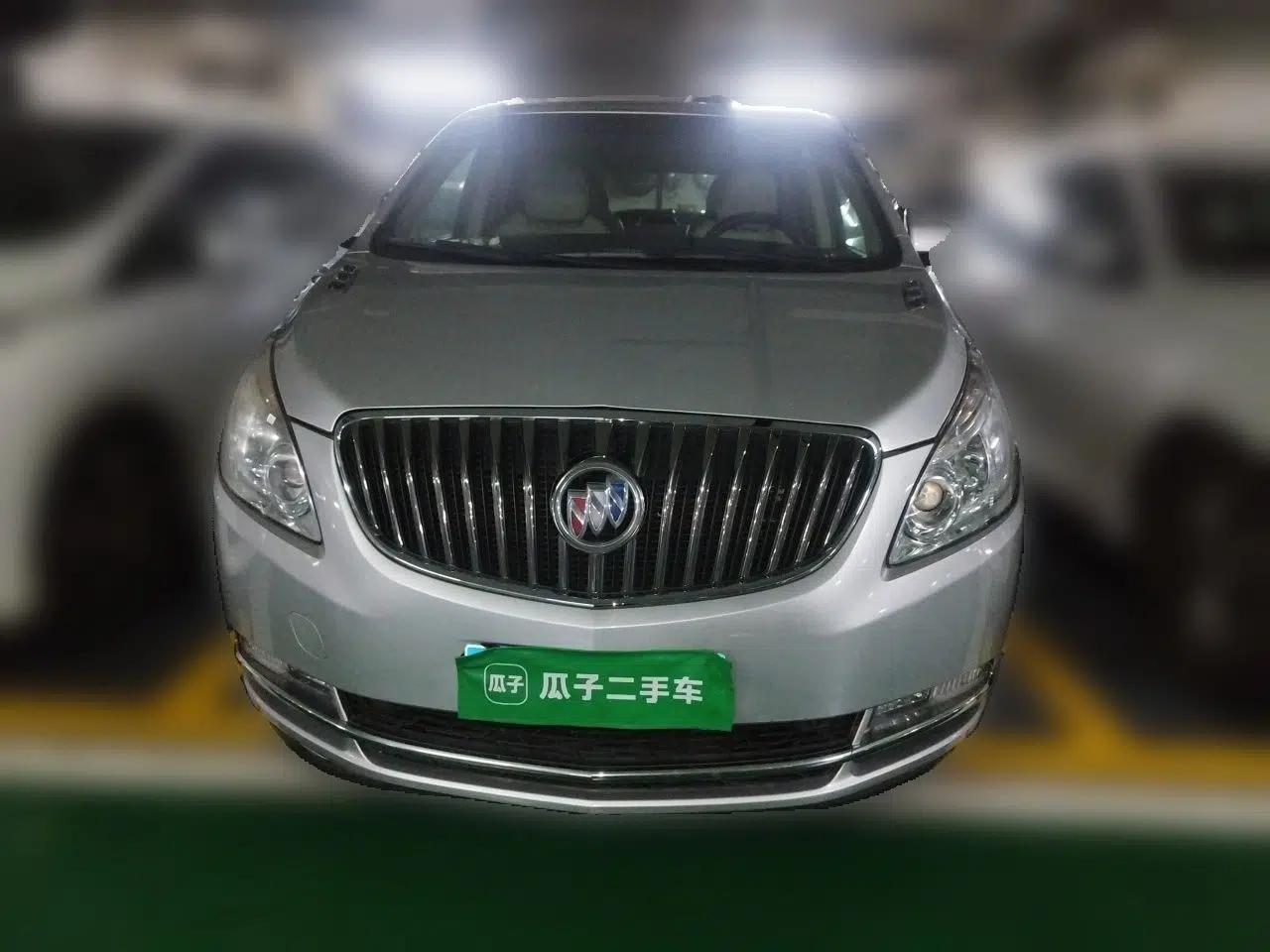 Buick GL8 2015 2.4L Luxury Business Premium Edition — миниатюра 2