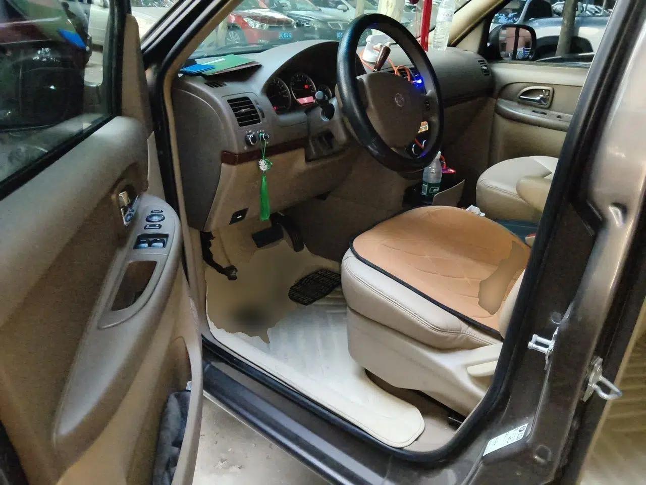 Buick GL8 2014 2.4L Comfort Edition — миниатюра 16