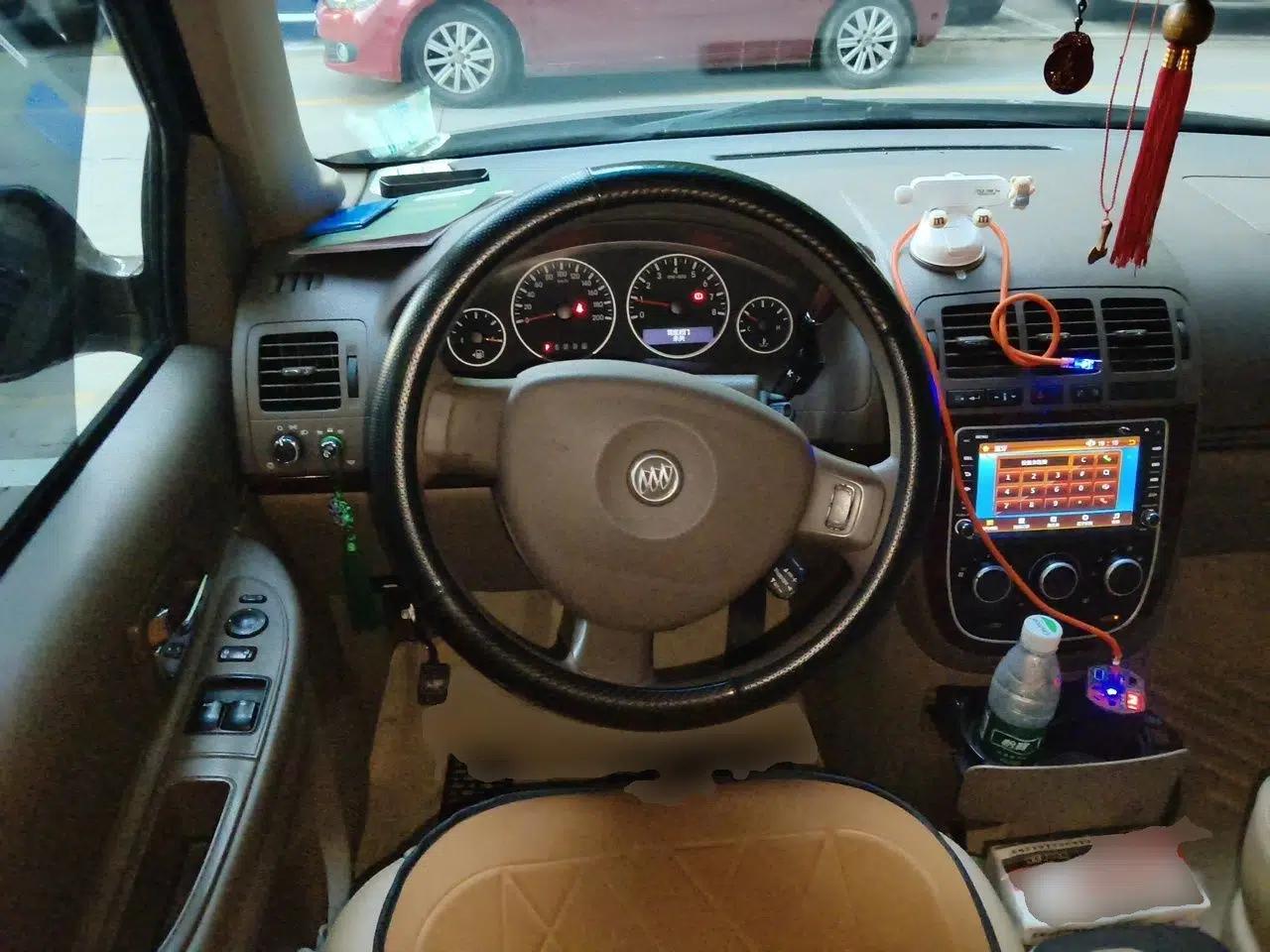 Buick GL8 2014 2.4L Comfort Edition — миниатюра 10