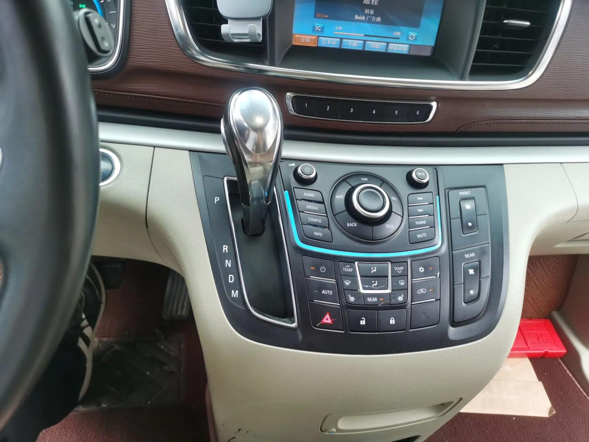 Buick GL8 2014 3.0L GT Luxury Business Haoya Edition — миниатюра 14