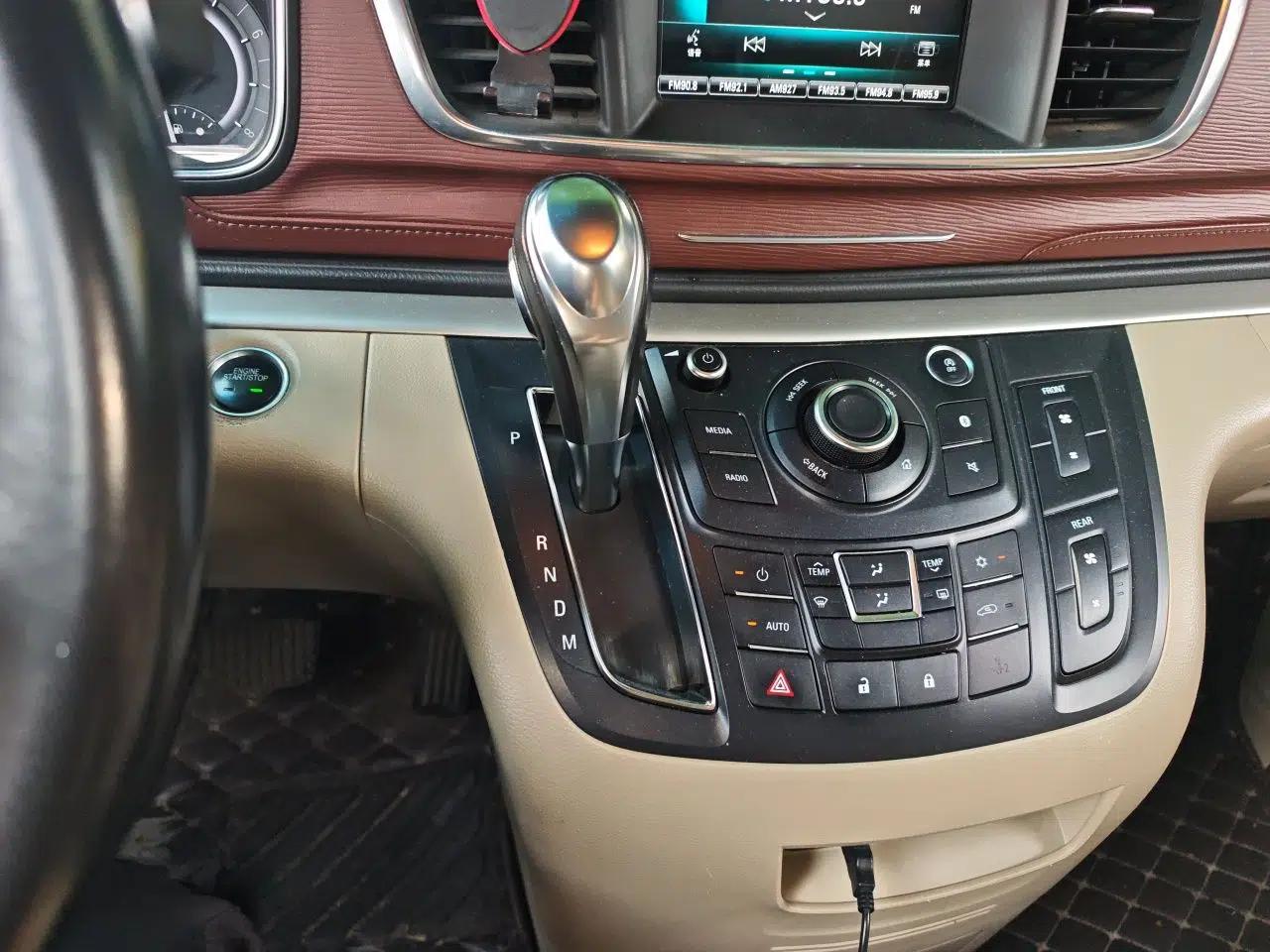 Buick GL8 2017 25S Luxury Version China V Standard — миниатюра 14