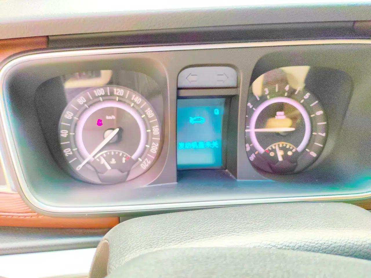 Buick GL8 2017 25S Comfort Version China V Standard — миниатюра 11