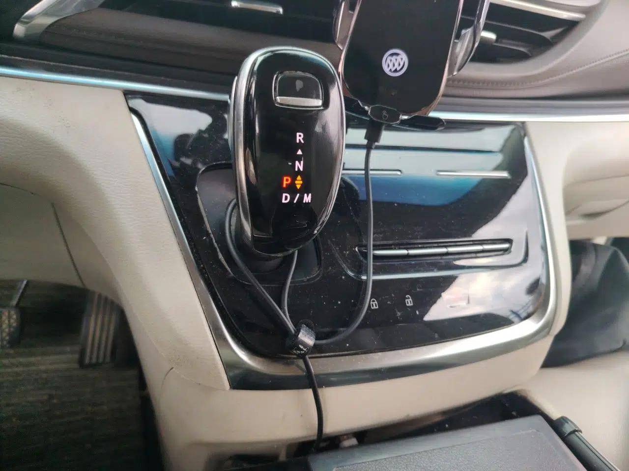 Buick GL8 2021 Land Cruiser Executive Class 652T Comfort Model — миниатюра 14
