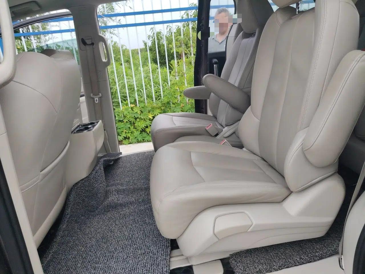 Buick GL8 2021 Land Cruiser Executive Class 652T Comfort Model — миниатюра 17