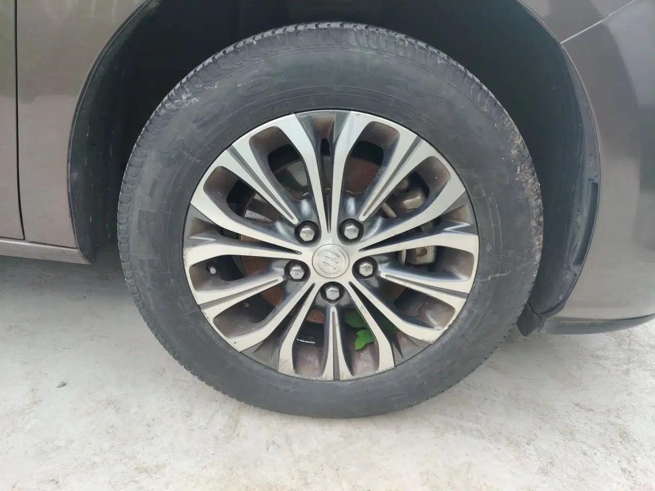 Buick GL8 2021 Land Cruiser Executive Class 652T Comfort Model — миниатюра 8