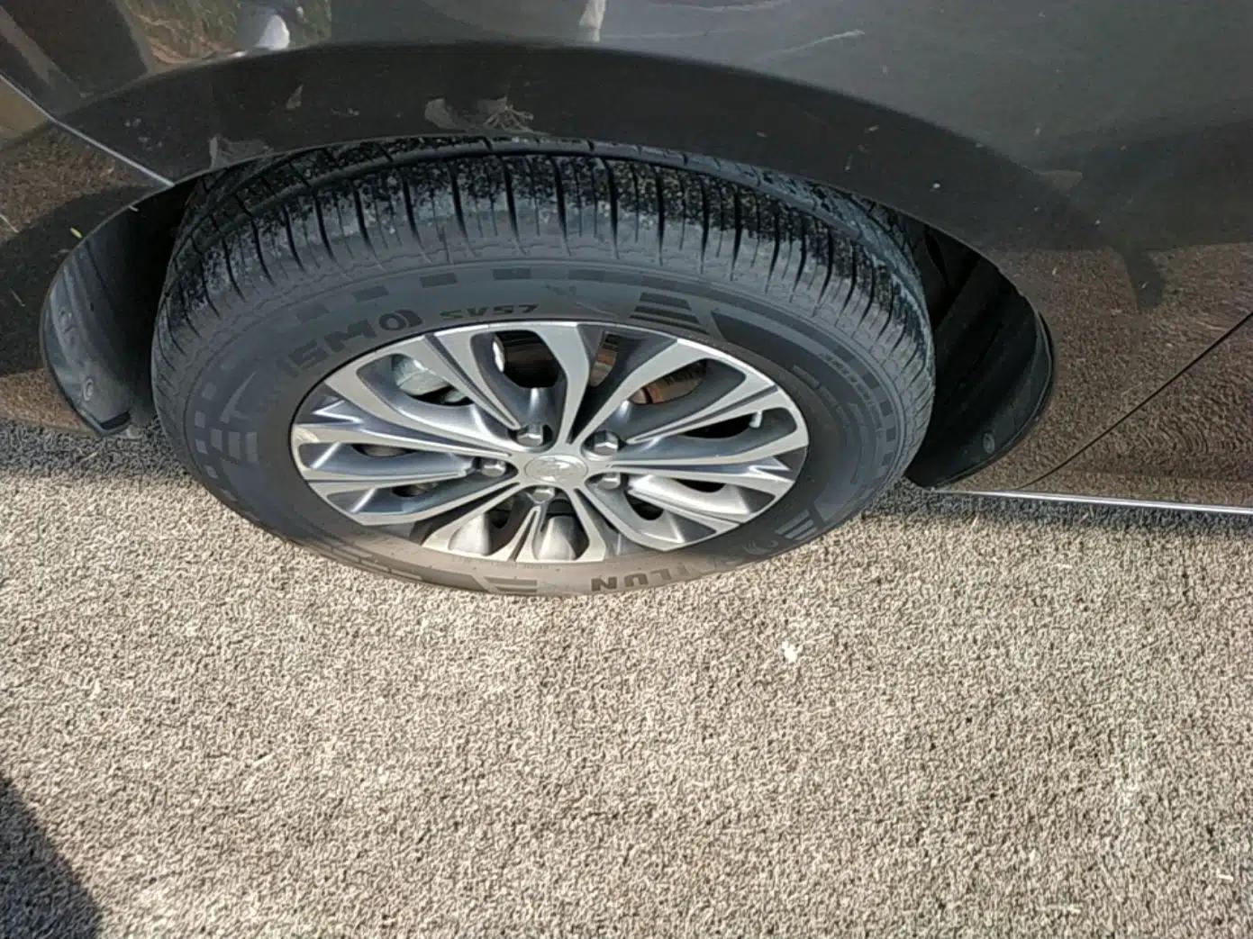Buick GL8 2020 Land Cruiser Executive Class 652T Comfort Model — миниатюра 15