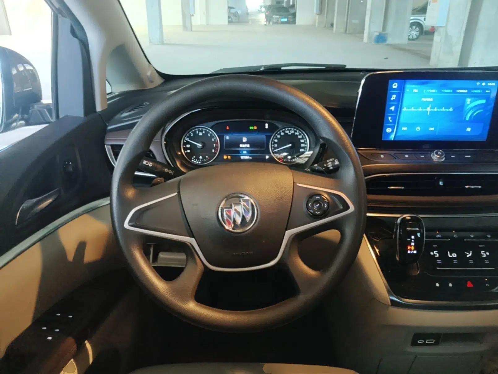 Buick GL8 2021 Land Cruiser Executive Class 652T Comfort Model — миниатюра 13