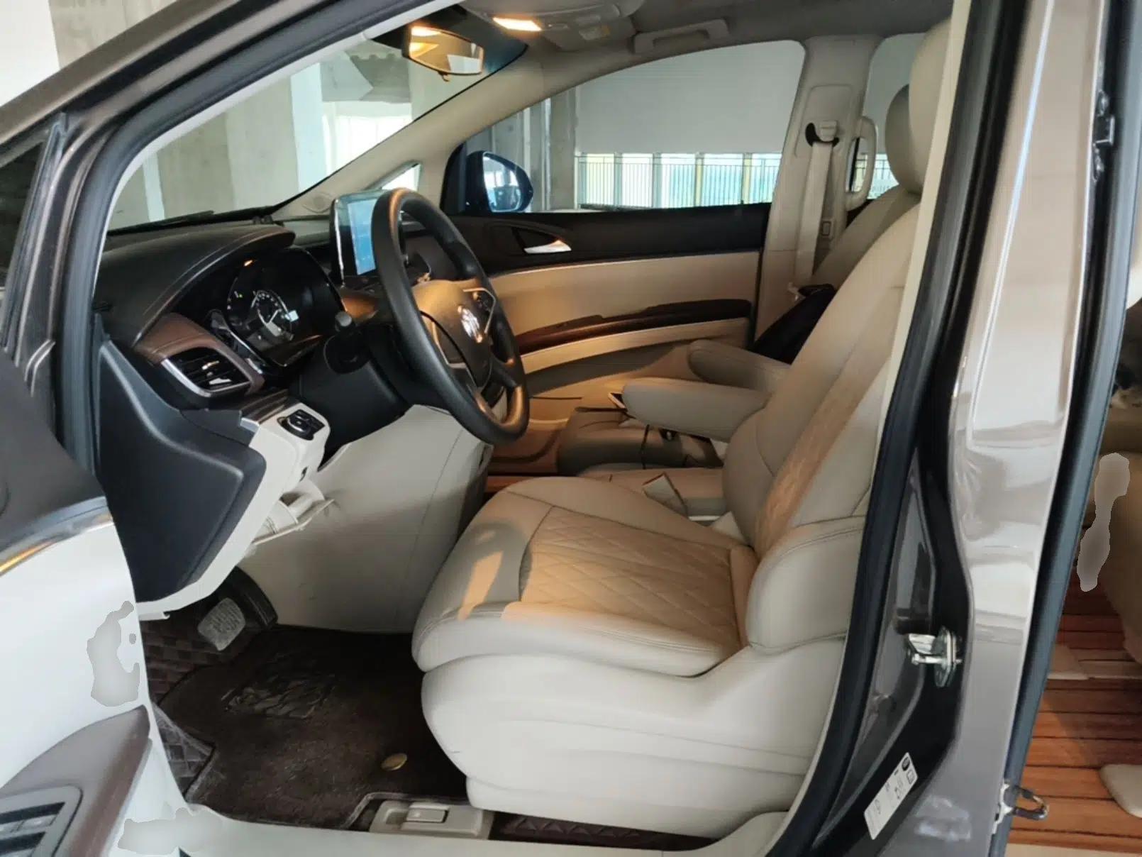 Buick GL8 2021 Land Cruiser Executive Class 652T Comfort Model — миниатюра 17