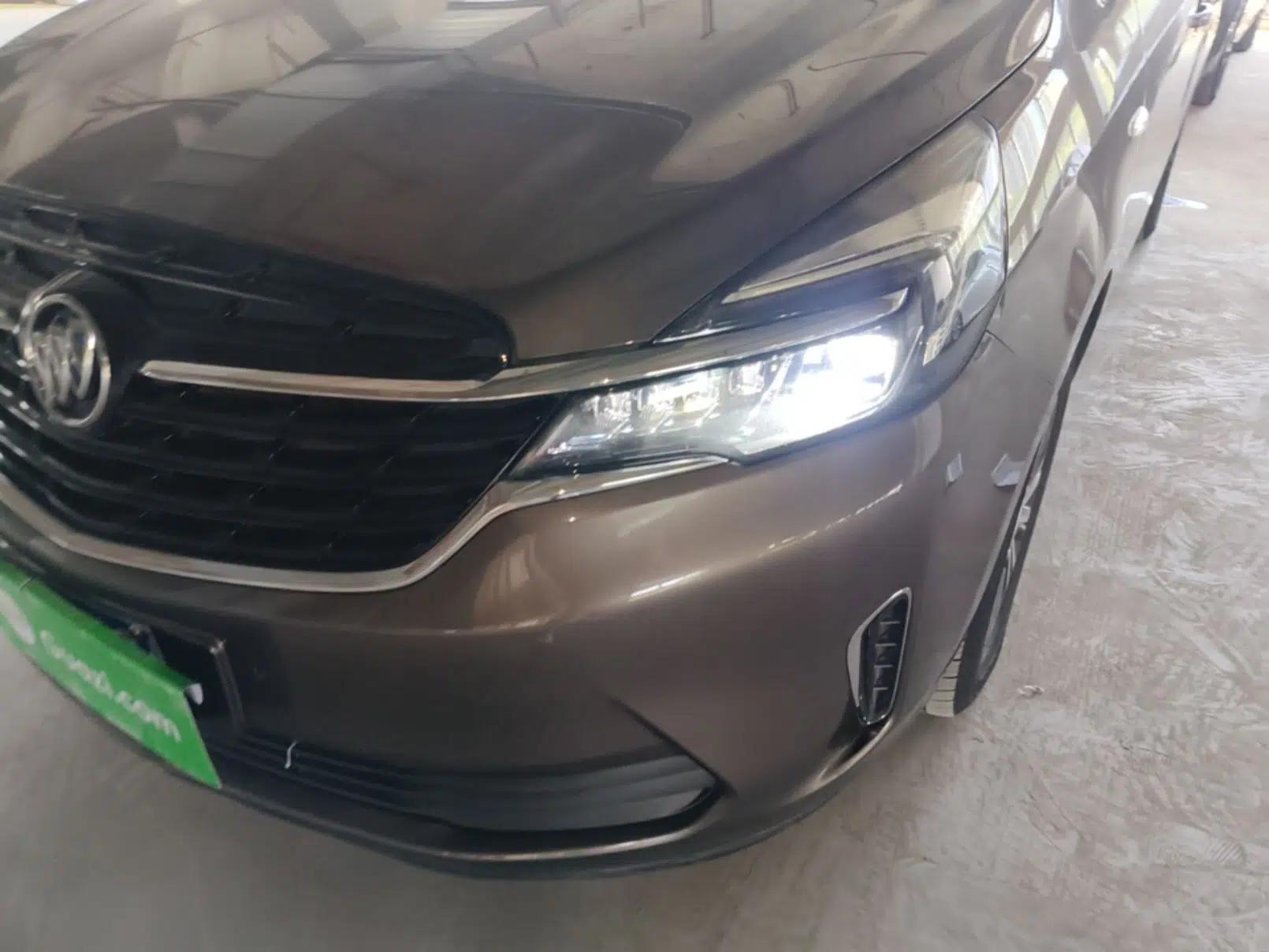 Buick GL8 2021 Land Cruiser Executive Class 652T Comfort Model — миниатюра 8