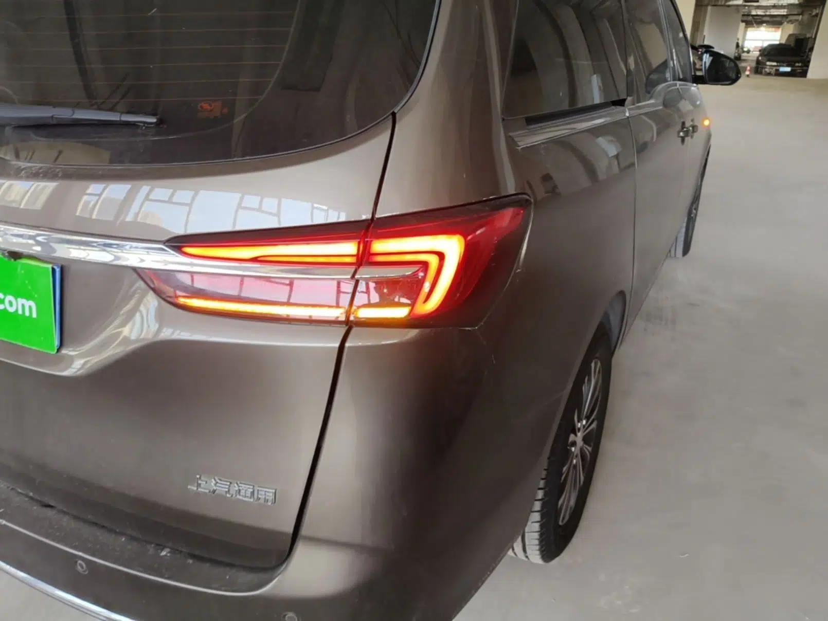 Buick GL8 2021 Land Cruiser Executive Class 652T Comfort Model — миниатюра 9