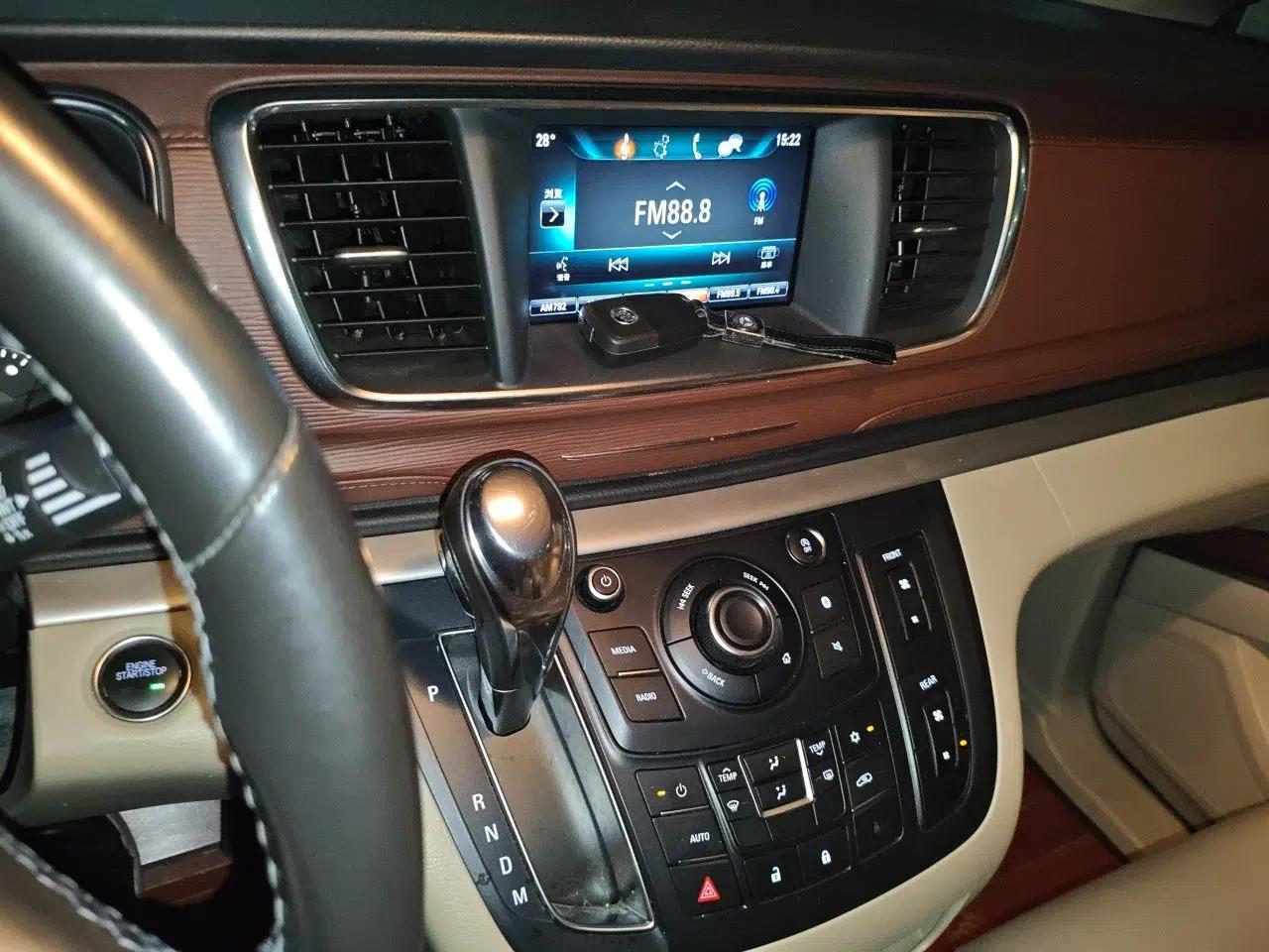 Buick GL8 2017 25S Luxury Version China V Standard — миниатюра 13