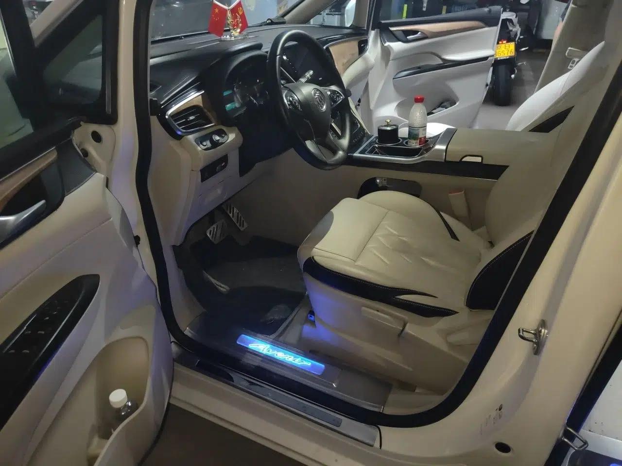 Buick GL8 2017 ES 28T Comfort Model China V Standard — миниатюра 15