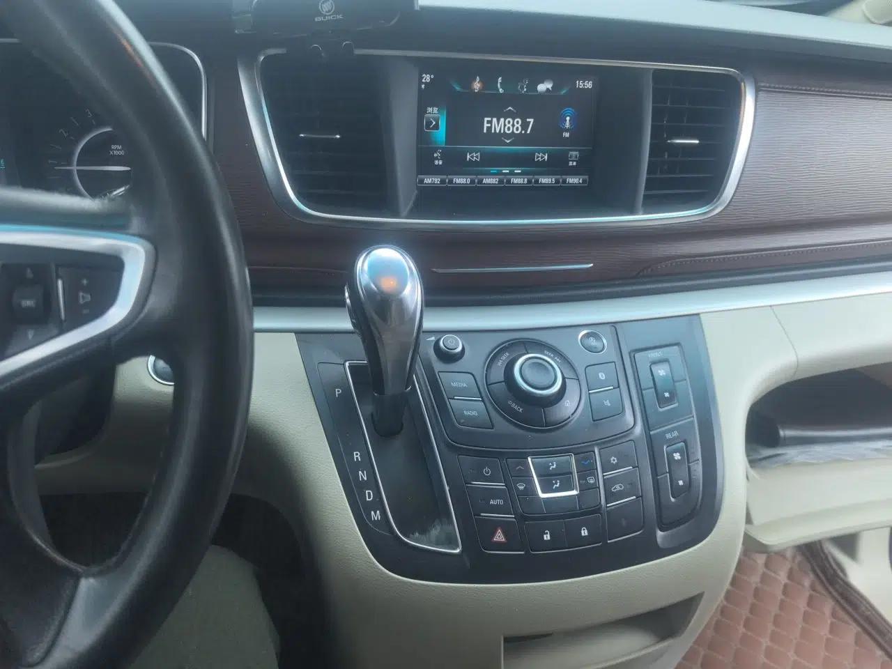 Buick GL8 2017 25S Luxury Version China V Standard — миниатюра 13