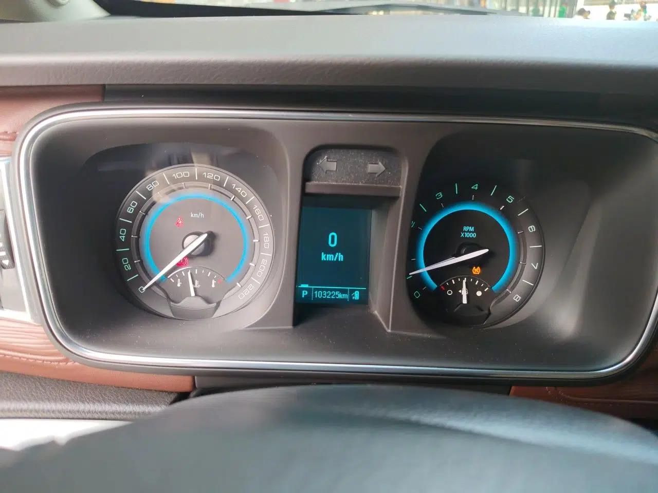 Buick GL8 2014 3.0L XT Luxury Business Flagship Edition — миниатюра 11