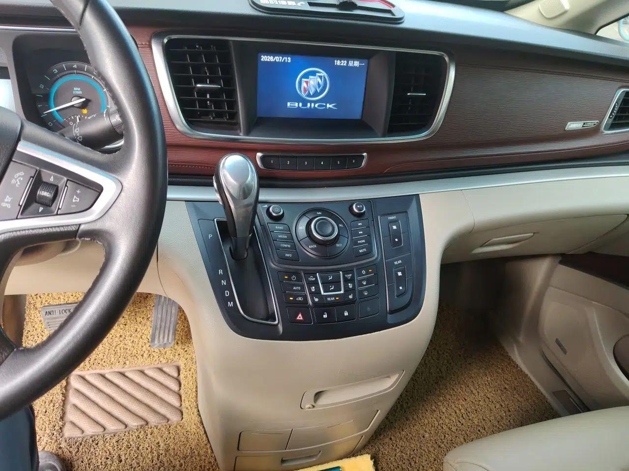 Buick GL8 2014 3.0L XT Luxury Business Flagship Edition — миниатюра 13