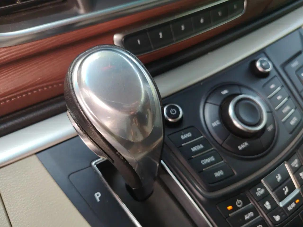 Buick GL8 2014 3.0L XT Luxury Business Flagship Edition — миниатюра 14
