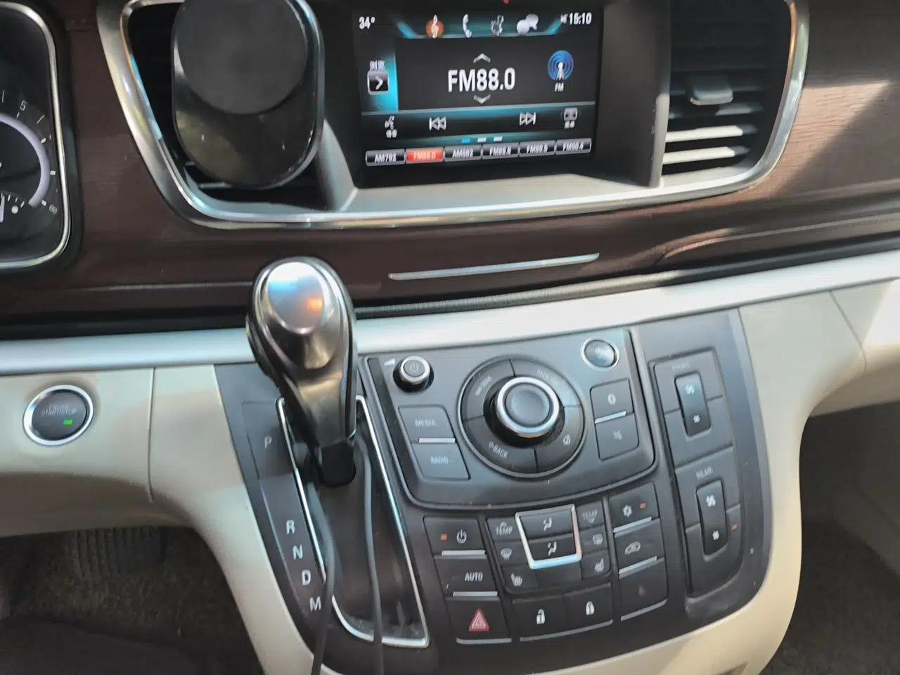 Buick GL8 2017 25S Comfort Version China V Standard — миниатюра 13