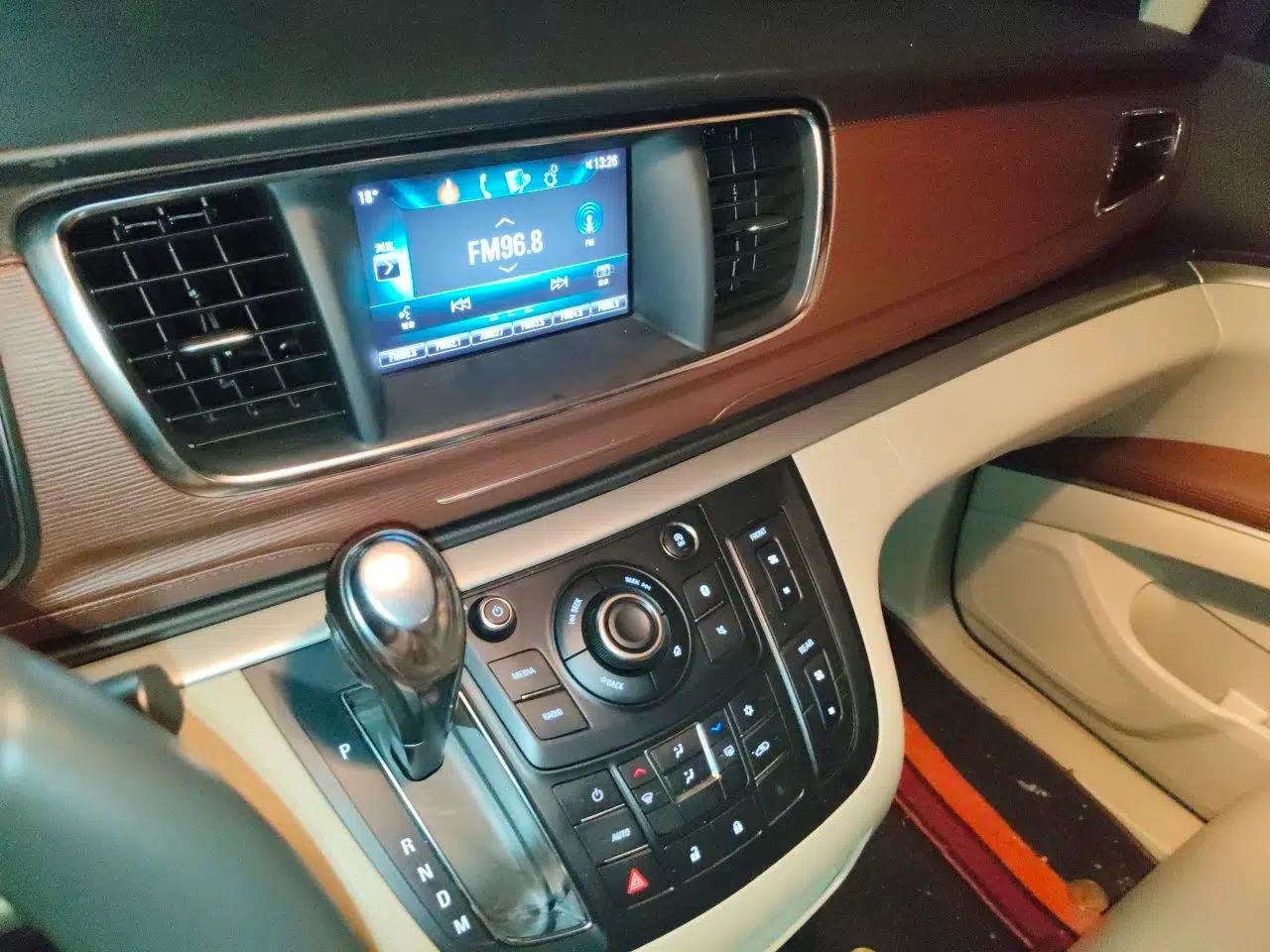 Buick GL8 2017 25S Luxury Version China V Standard — миниатюра 13