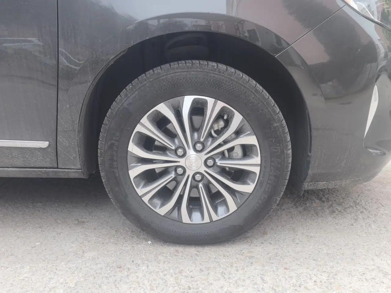 Buick GL8 2021 Land Cruiser Executive Class 652T Luxury Model — миниатюра 8