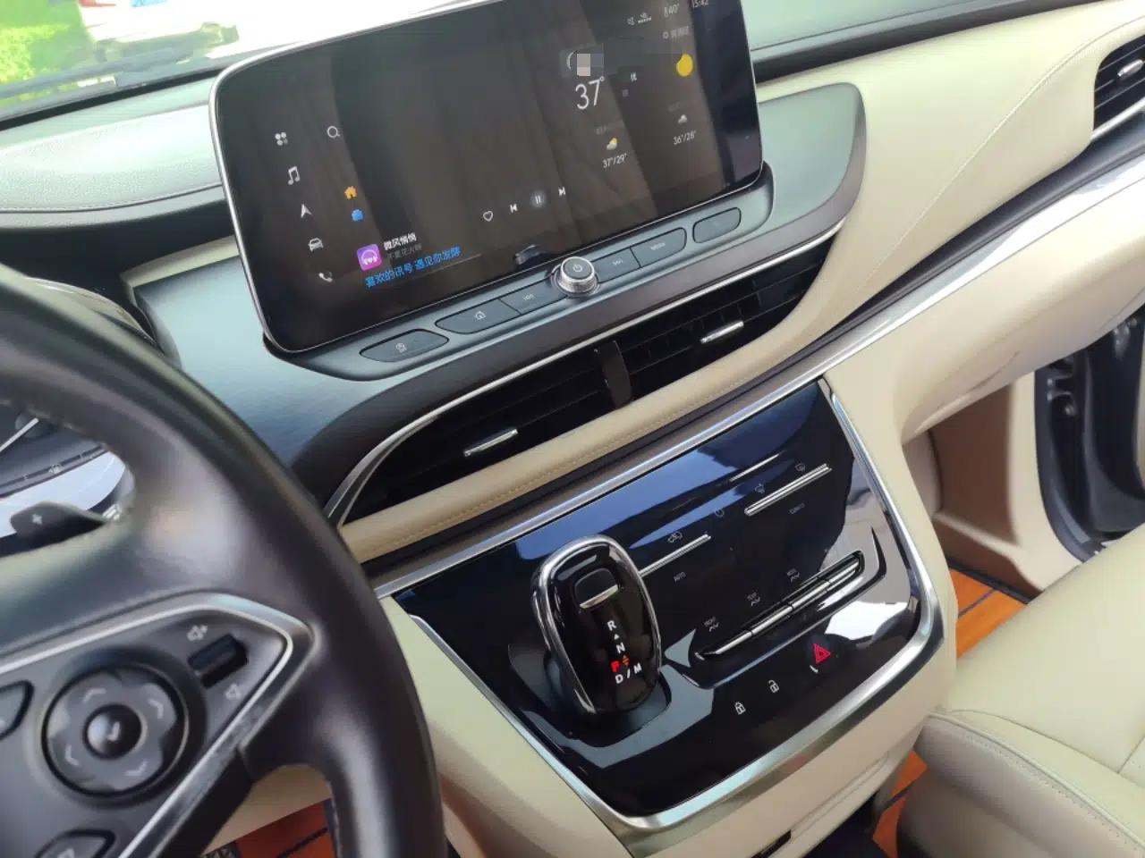 Buick GL8 2023 Facelifted Land Cruiser Executive Luxury Version — миниатюра 13